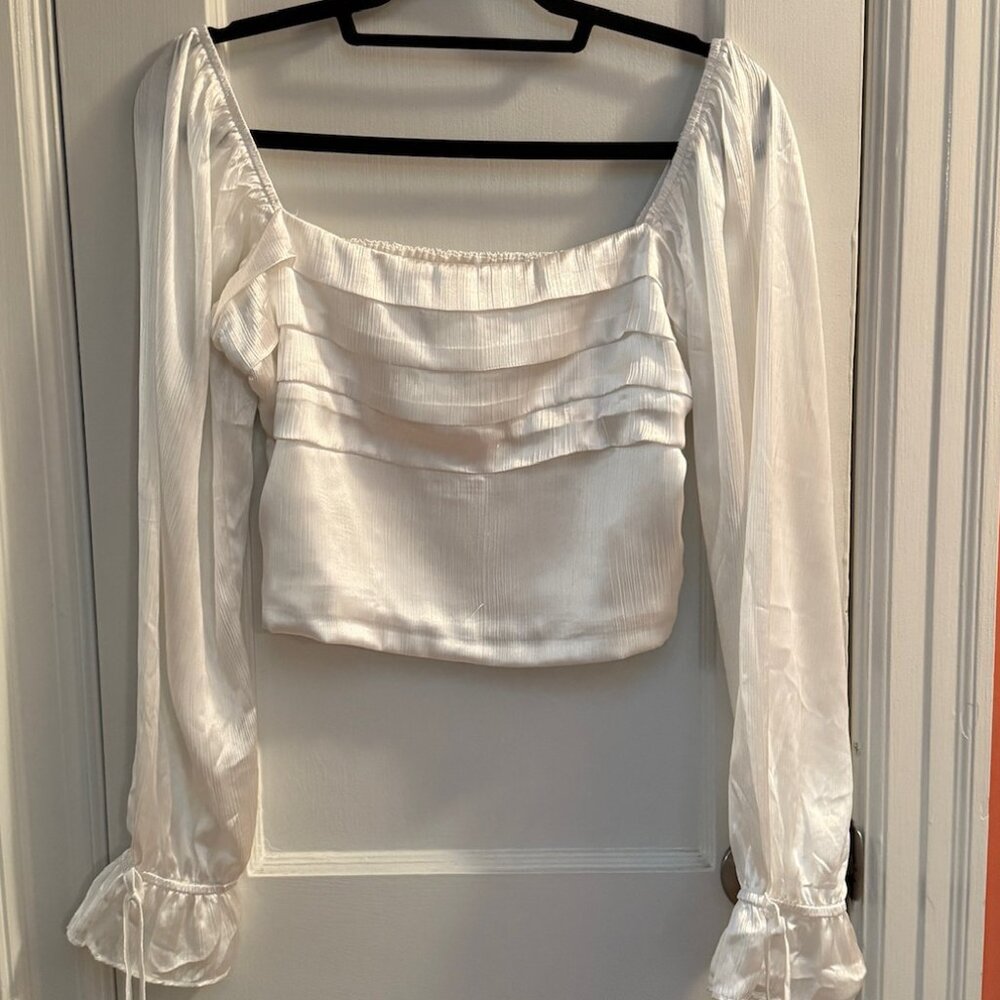 White long sleeve blouse M